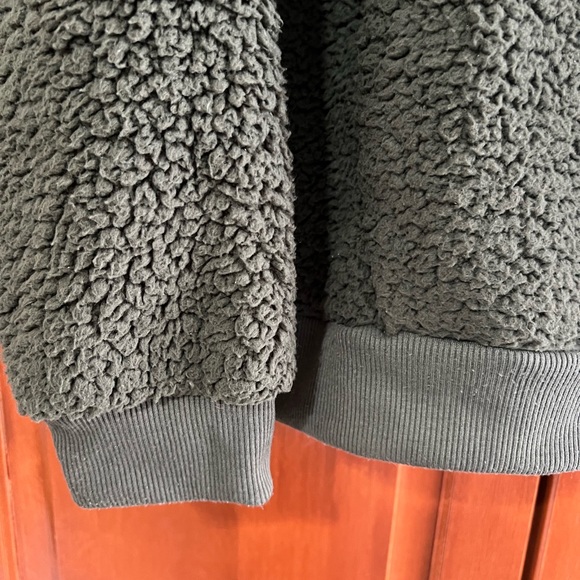 American Eagle Dark Green Fluffy Hoodie Size Large - Picture 4 of 7